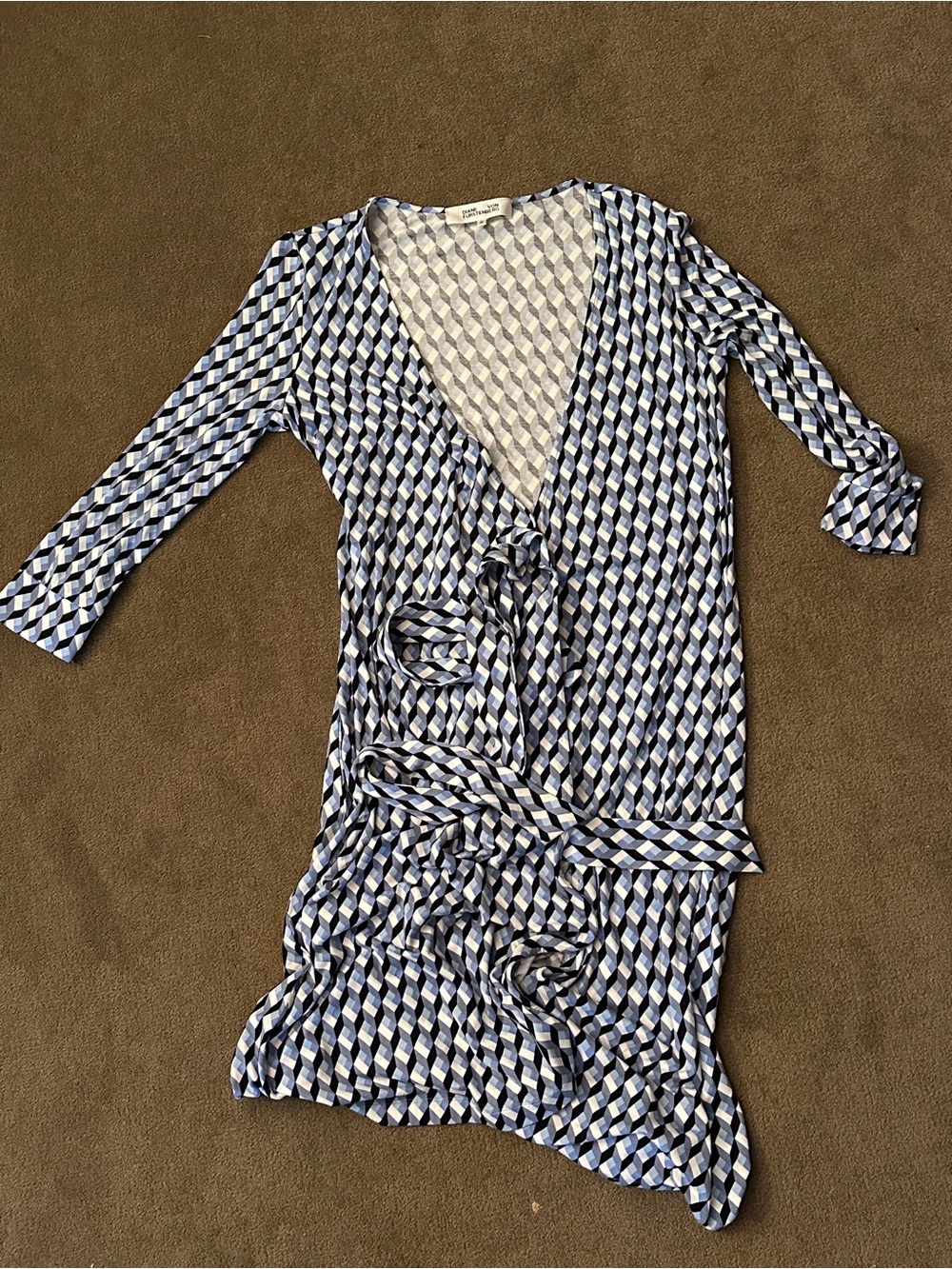 Diane Von Furstenberg Navy and White Geometric Wrap Dress - Picture 3 of 5